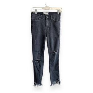 GUC Free People Distressed Black Mid Rise Skinny women’s Jeans Size 25 / 0